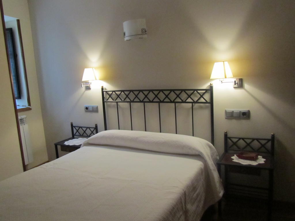 Apartamentos Rurales Casa Baltasar Монастерио-де-Эрмо Номер фото